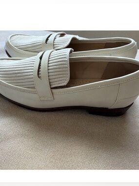 JF men’s beige Slip-on Loafer Classic faux leather 8.5 new without box